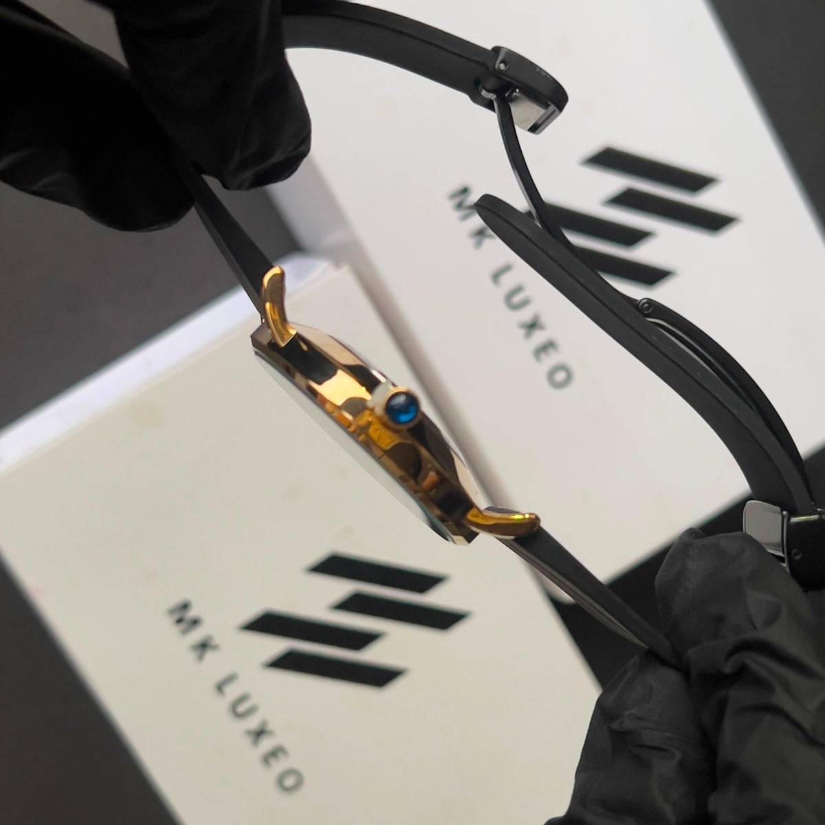 Luxury Ultra Slim Watch – Gold Accent Edition